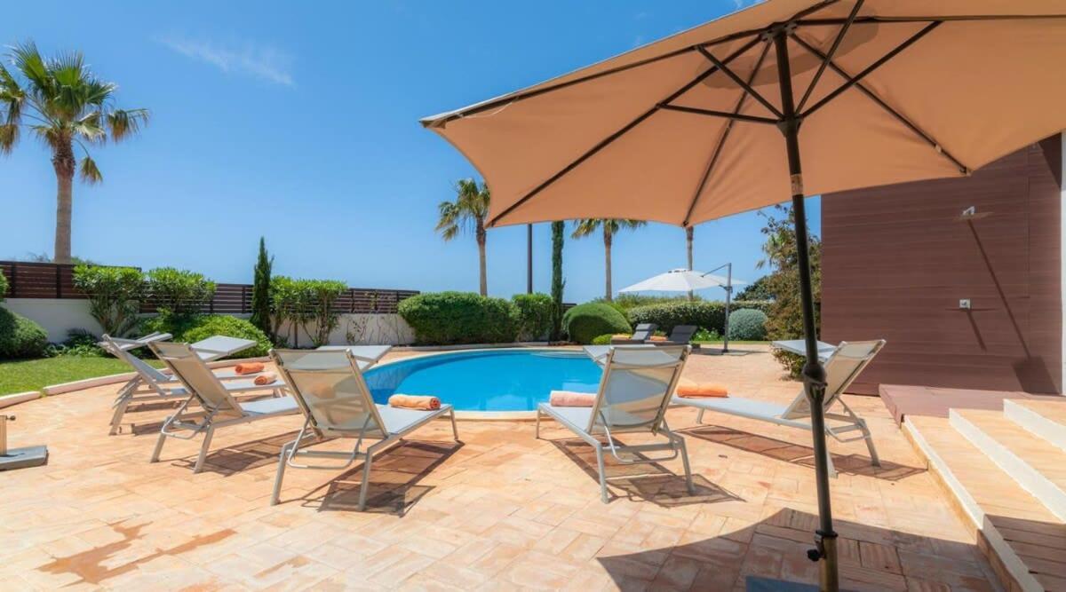 Villa Prado - Beautiful Beachfront Villa Albufeira Exterior photo